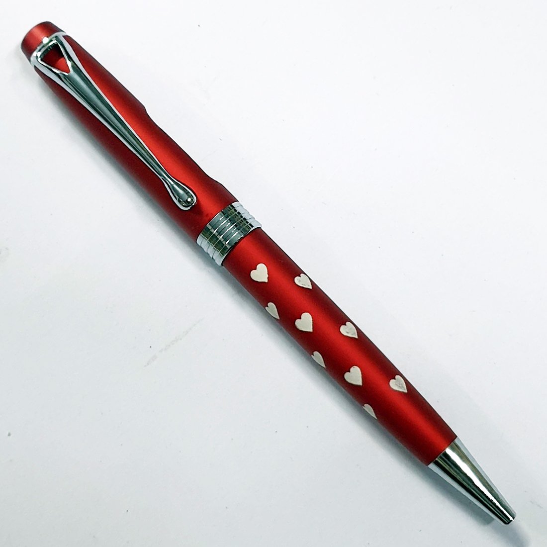 MP09 Heart Red Metal Pen blank with high-gloss finish, designed for multiple name laser engraving.